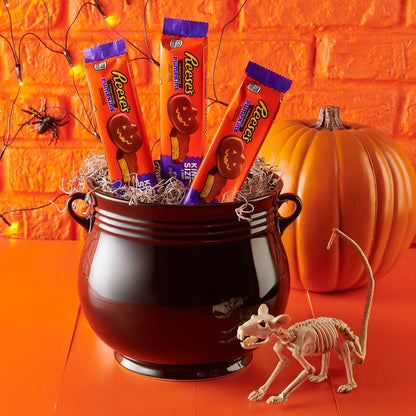 REESE'S Peanut Butter Pumpkin King Size, 2.4 oz