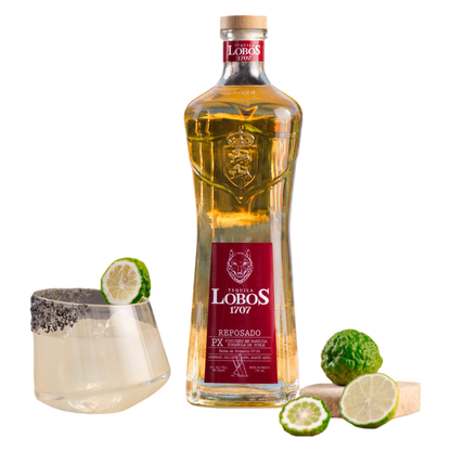 Lobos 1707 Tequila Reposado 750ml Gift Set