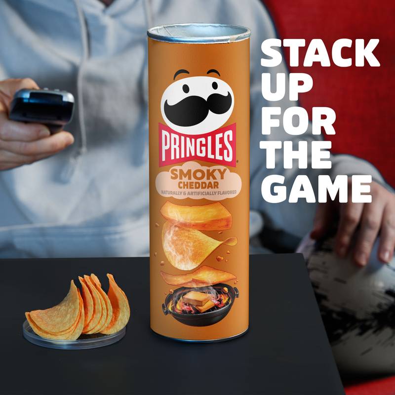 Pringles Smoky Cheddar, 5.5 oz